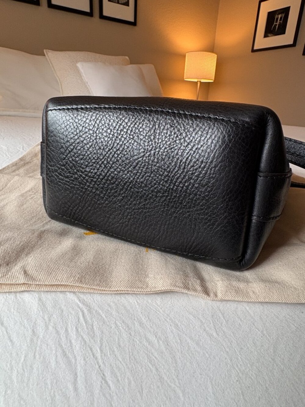 Lindquist Little Lee in Black Leather - Picture 10 of 11